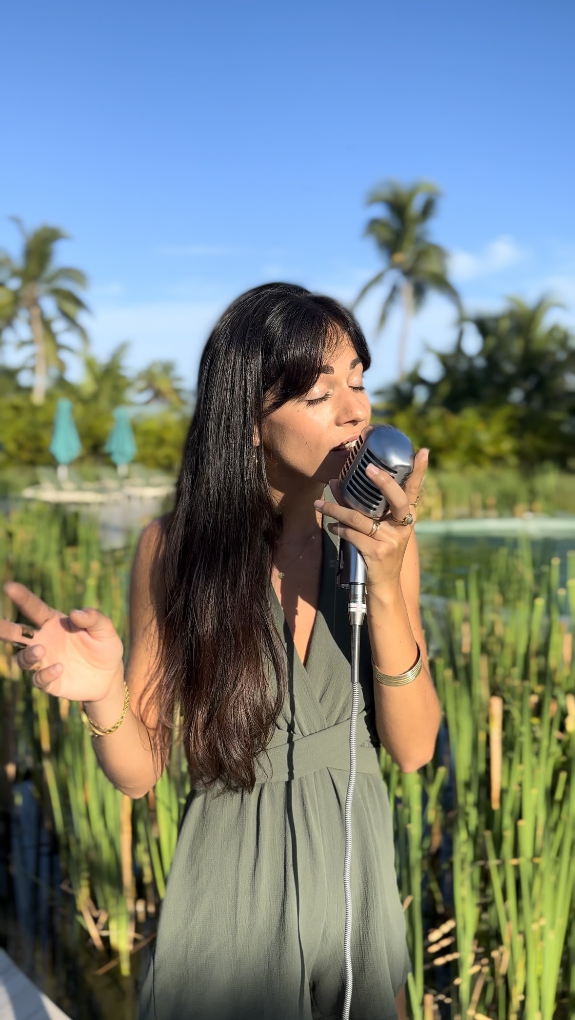 Chanteuse de LoungeDuo lors d'une programmation hôtelière