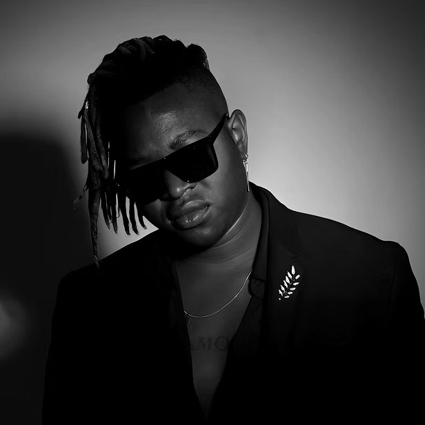 Eric Maseko, chanteur et guitariste de LoungeDuo