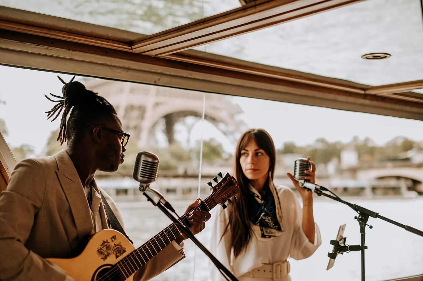 Guitar and vocal duo: an elegant format for events